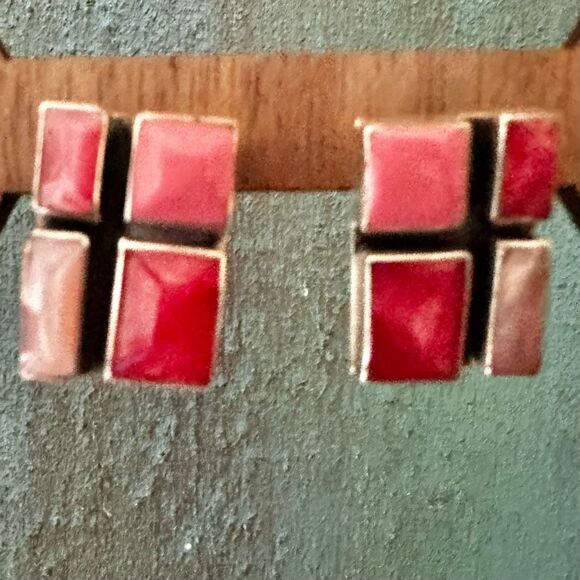 Sterling Silver  Pink Dyed Shell Earrings  Modernist Design - Picture 12 of 12